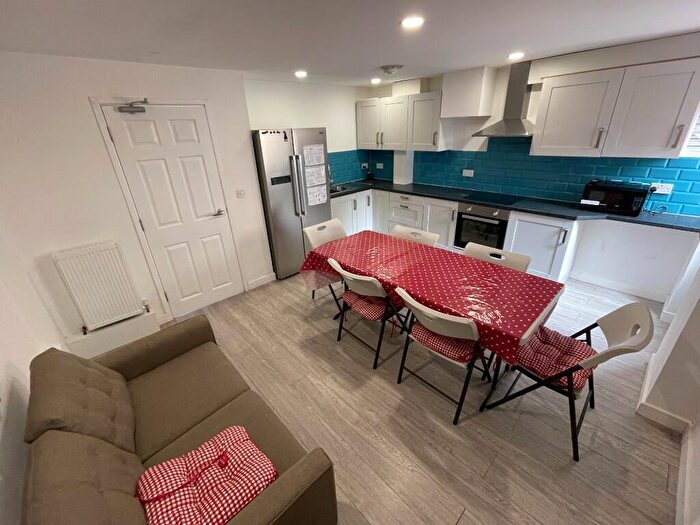 6 Bedroom Terraced House For Sale In Mundy Close, Derby, Derbyshire, DE1