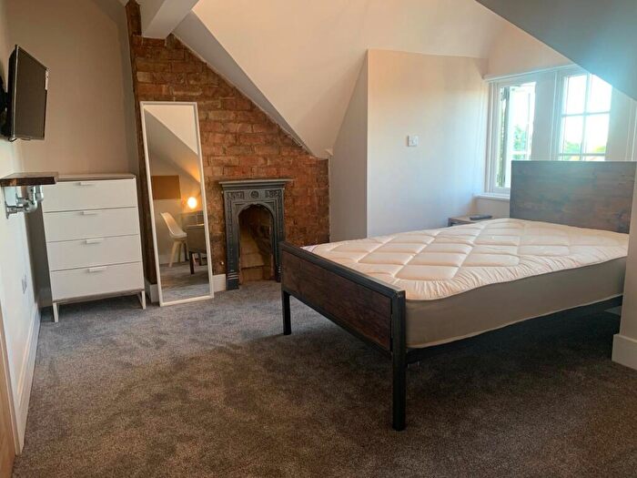 6 Bedroom House To Rent In Reservoir Road, Birmingham, B16