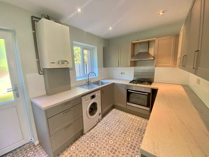 2 Bedroom House To Rent In Chaffinch Close, M22