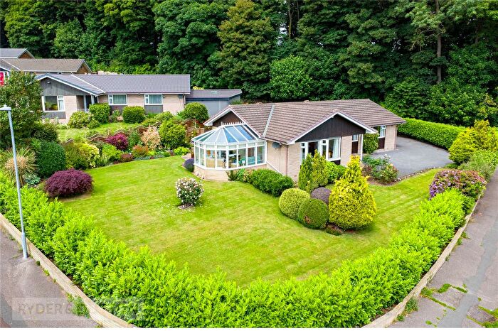 3 Bedroom Detached Bungalow For Sale In Cowcliffe Hill Road, Fixby, Huddersfield, HD2