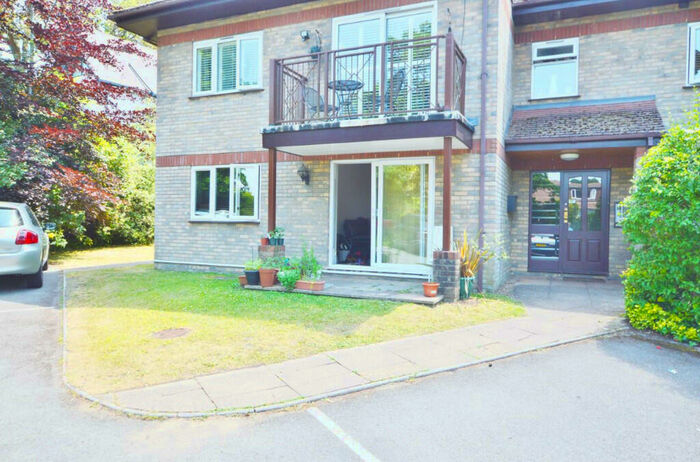 2 Bedroom Apartment For Sale In Bournemouth Road, Poole, Dorset, BH14