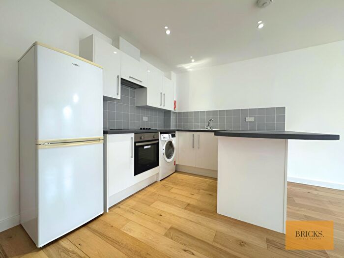 1 Bedroom Flat To Rent In Flat, Rothesay Road, Luton, LU1