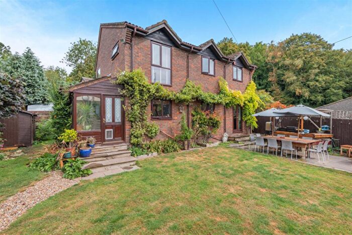4 Bedroom Detached House For Sale In Cliff Hill, Boughton Monchelsea, Maidstone, ME17
