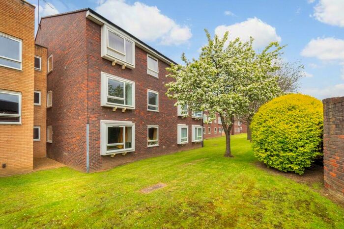 1 Bedroom Apartment To Rent In Station Approach, Cheam, Sutton, SM2