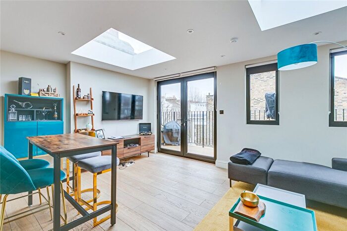 2 Bedroom Terraced House To Rent In Stratford Road, South Kensington, W8