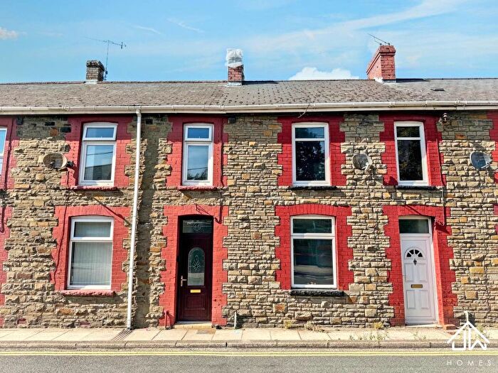 2 Bedroom Property To Rent In High Street, Penwtynmawr, NP11