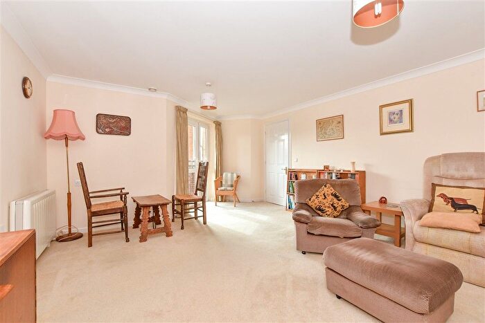 1 Bedroom Flat For Sale In Medway Wharf Road, Tonbridge, Kent, TN9