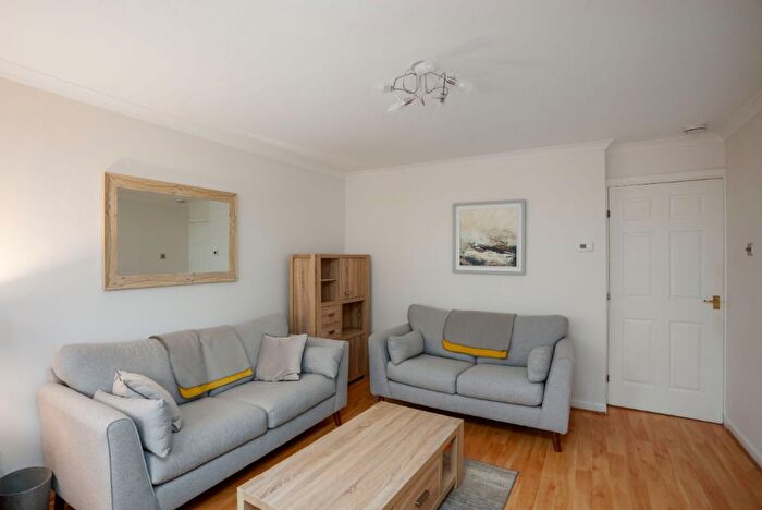 2 Bedroom Flat To Rent In Duff Street, Dalry, Edinburgh, EH11