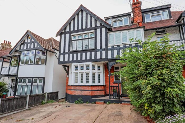 1 Bedroom Flat For Sale In Ailsa Road, Westcliff-On-Sea, SS0