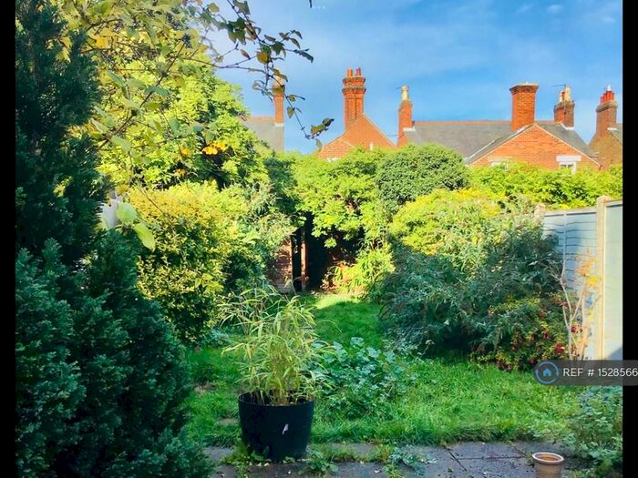 3 Bedroom Semi-Detached House To Rent In Gladstone Road, Colchester, CO1