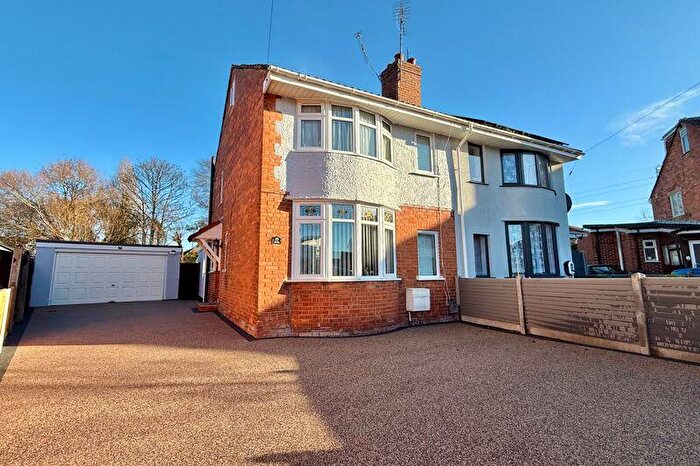 2 Bedroom Semi-Detached House For Sale In Southmead Road, Milton - ' X ' Garage, BS22