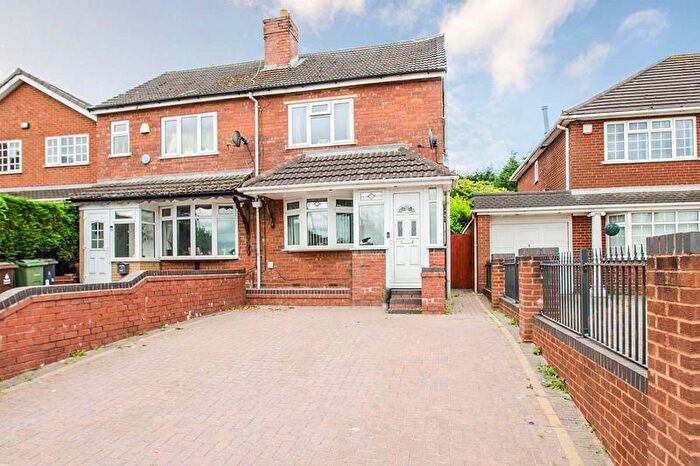 3 Bedroom Semi-detached House For Sale In Chester Road, Brownhills, WS8