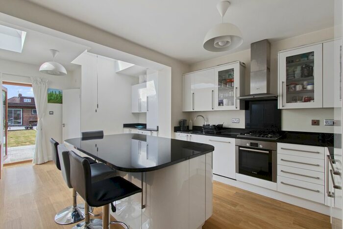 5 Bedroom Terraced House To Rent In Arlington Road, Southgate, N14