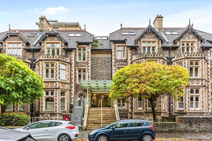 1 Bedroom Flat For Sale In Elmdale Road, Tyndalls Park, Bristol, BS8