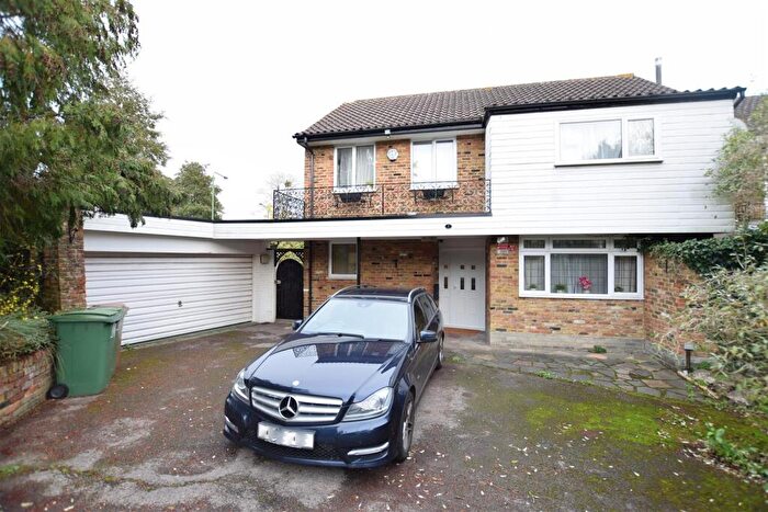 3 Bedroom Detached House To Rent In Manor Road, Cheam, Sutton, SM2