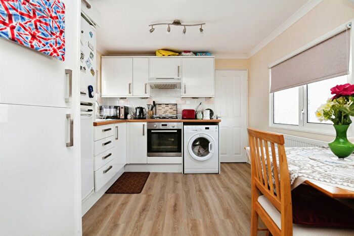 1 Bedroom Mobile/park Home For Sale In Templeton Park, West Hanningfield, Chelmsford, CM2