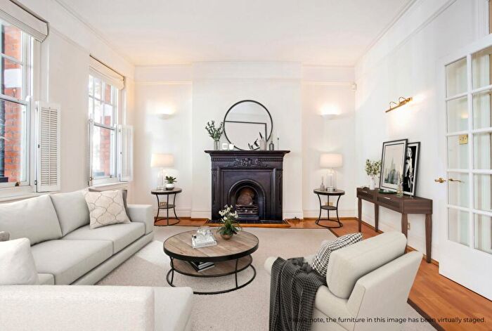 4 Bedroom Flat To Rent In Drayton Gardens, SW10