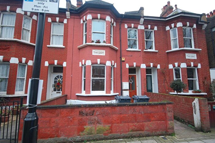 1 Bedroom Flat To Rent In Silver Crescent, London, W4