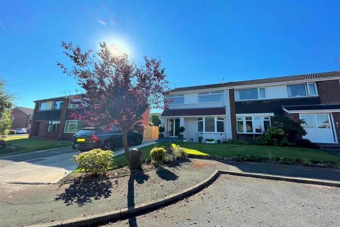 3 Bedroom Semi-Detached House To Rent In Silverdale Close, Frodsham, WA6