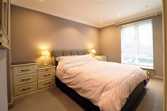 2 Bedroom Flat For Sale In Copers Cope Road, Beckenham, BR3