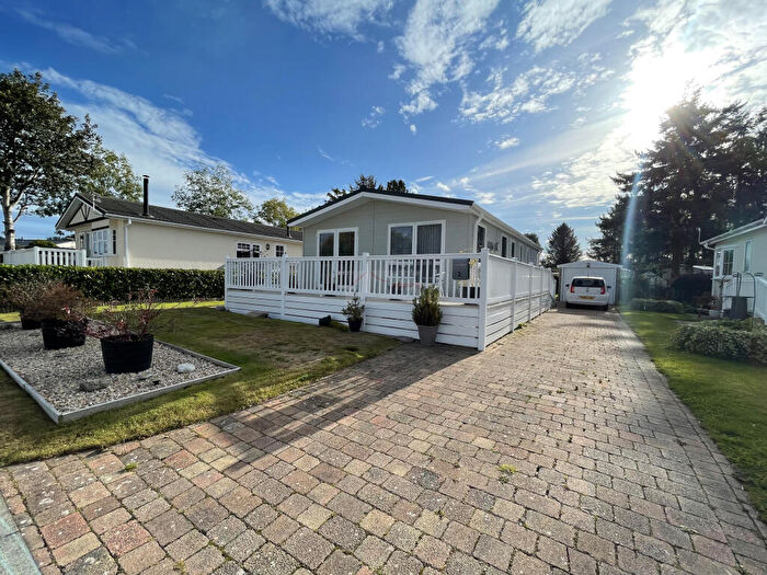 2 Bedroom Park Home For Sale In Grosvenor Park, Riverview Country Park, Forres, Morayshire, IV36