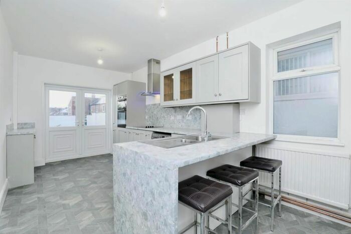 3 Bedroom Property To Rent In Littlemoor Lane, Balby, Doncaster, DN4