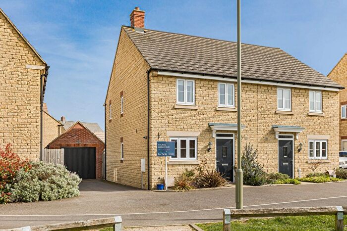 3 Bedroom Semi-Detached House For Sale In Cascade Corner, Longworth, OX13