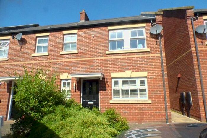 3 Bedroom Semi-Detached House To Rent In Millstream, Exeter, EX2