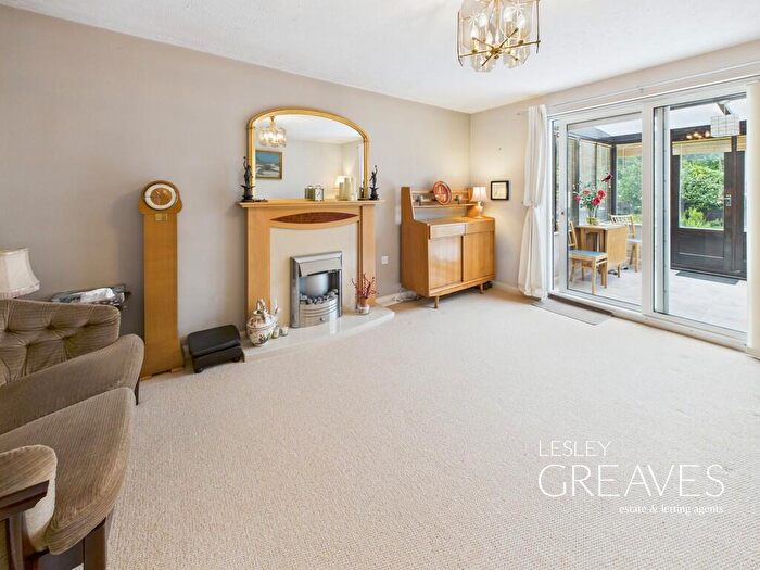 2 Bedroom Semi-Detached House For Sale In Kappler Close, Netherfield, Nottingham, NG4