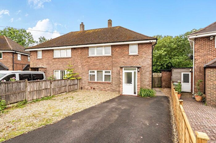 3 Bedroom Semi Detached House For Sale In Willis Waye, Kings Worthy, SO23