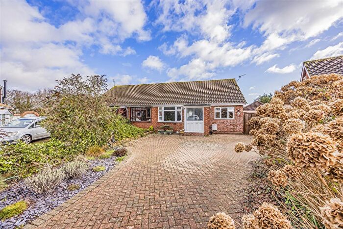 3 Bedroom Semi Detached Bungalow For Sale In Saltmarsh Lane, Hayling Island, PO11