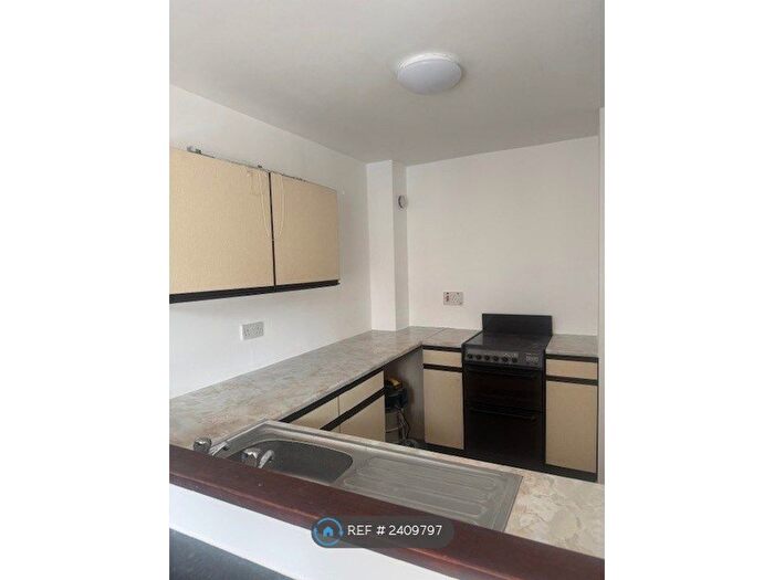 1 Bedroom Flat To Rent In Palmerston Court, Northampton, NN1