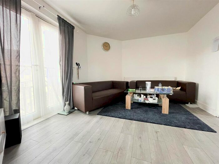 2 Bedroom Flat To Rent In Arthur Street, Grays, RM17