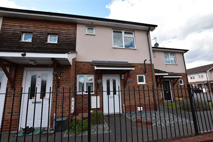 1 Bedroom Flat For Sale In Little Gypps Close, Canvey Island, SS8