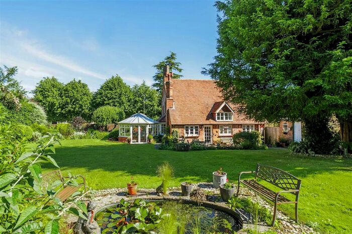 3 Bedroom Detached House For Sale In Southington, Overton, Hampshire, RG25