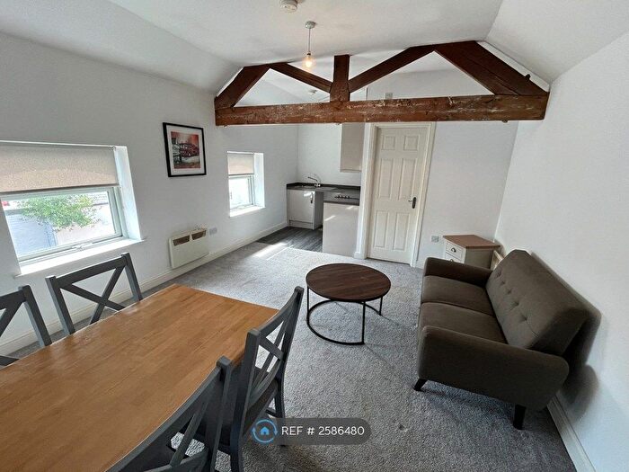 1 Bedroom Flat To Rent In High Street, Edwinstowe, Mansfield, NG21