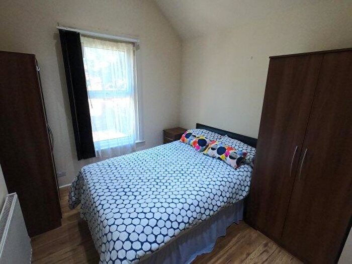 1 Bedroom Flat To Rent In Ash Grove, NW2