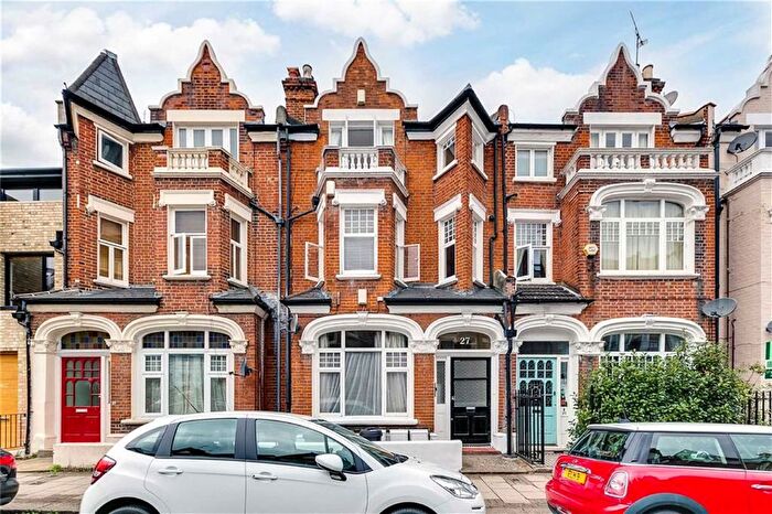 2 Bedroom Flat For Sale In Marjorie Grove, Battersea, SW11