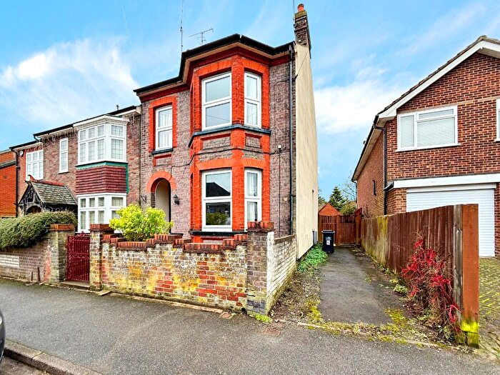 5 Bedroom Semi Detached House For Sale In Burr Street, Dunstable, LU6