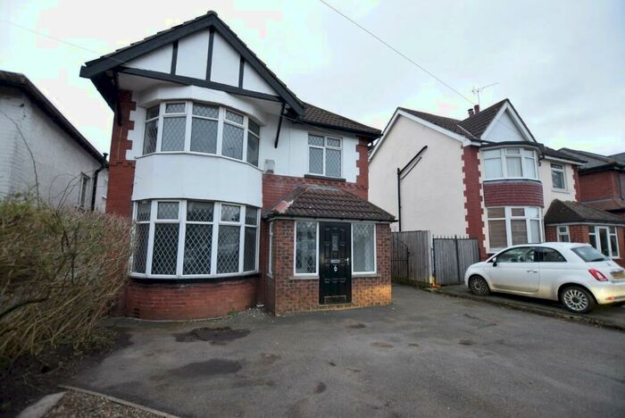 3 Bedroom Detached House To Rent In King Lane, Alwoodley, Leeds, LS17