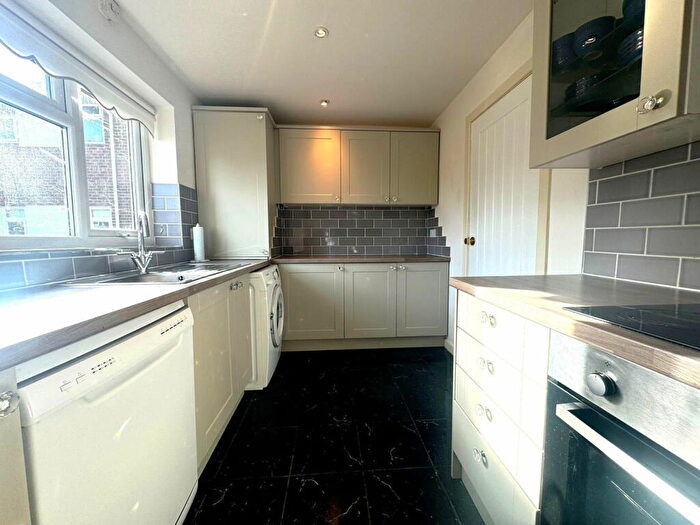 2 Bedroom Flat To Rent In Croxton Court, Park Crescent, PR9