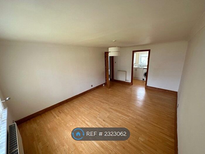 1 Bedroom Flat To Rent In Strathclyde Road, Dumbarton, G82