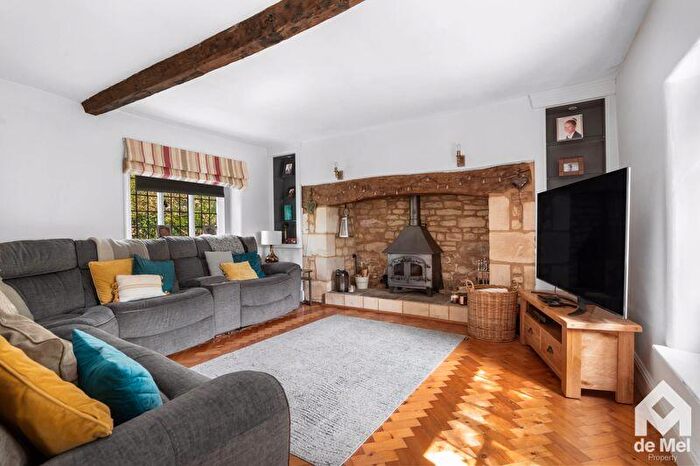 4 Bedroom Detached House For Sale In Staites House, Teddington, GL20