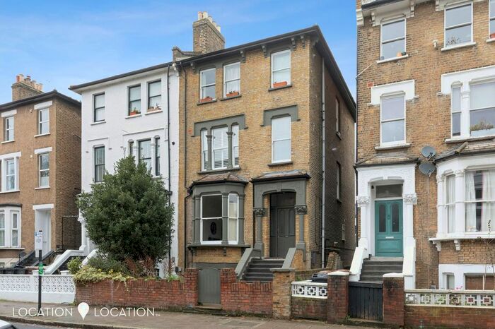 2 Bedroom Flat To Rent In Downs Road, London, E5