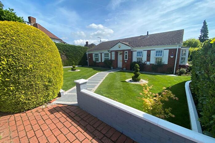 3 Bedroom Detached Bungalow To Rent In Woking, Surrey, GU22
