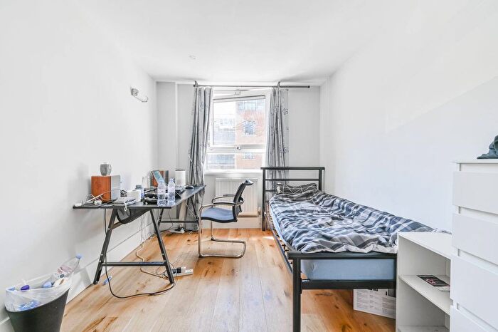 4 Bedroom Flat To Rent In Babington House, Bloomsbury, London, WC1N