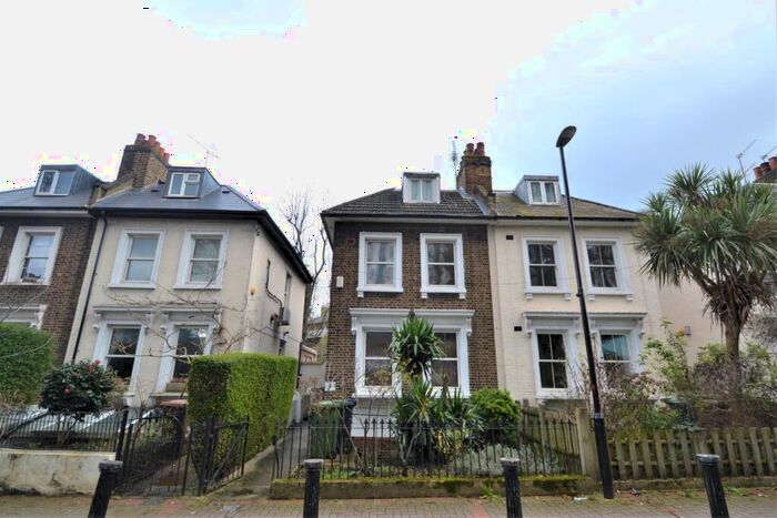 Flat To Rent In Silk Mills Path London, SE13