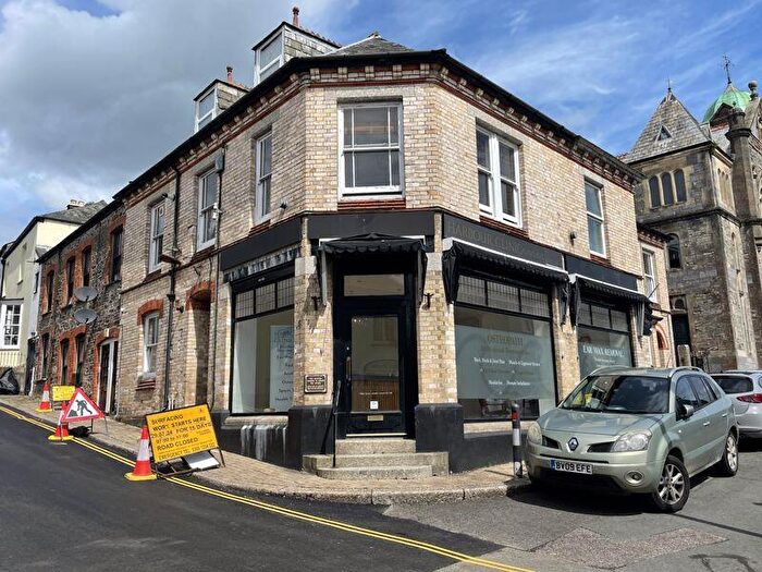 2 Bedroom Flat To Rent In Albert Terrace, Lostwithiel, PL22