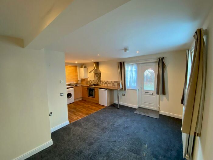 1 Bedroom Flat To Rent In Silver Street, Whitwick, LE67