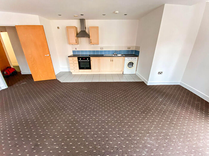 2 Bedroom Apartment To Rent In Chatsworth House, Lever Street, M1